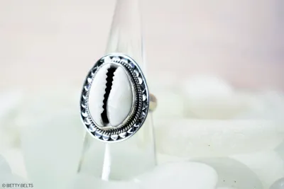 CAYDEN Cowrie Ring