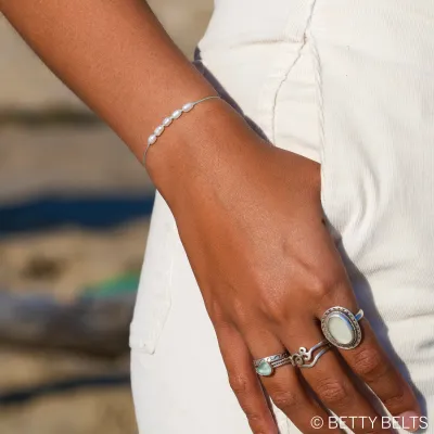 BRIANA Pearl Friendship Bracelet