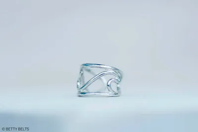 Betty Waves Ear Cuff