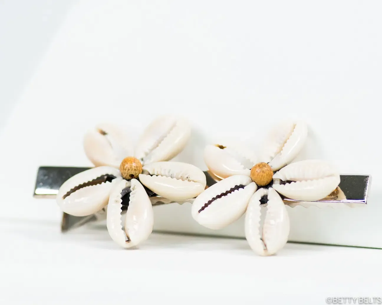 SUSIE Double Shell Flower Clip