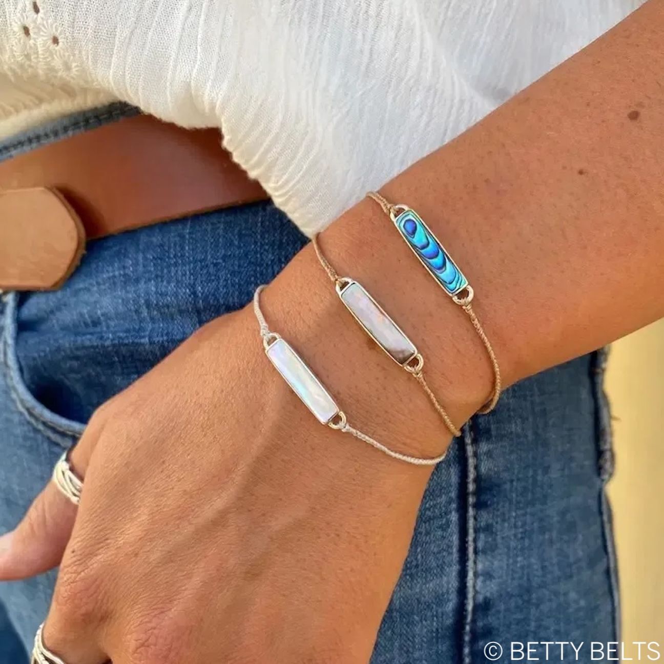 ALICIA Shell Bracelet
