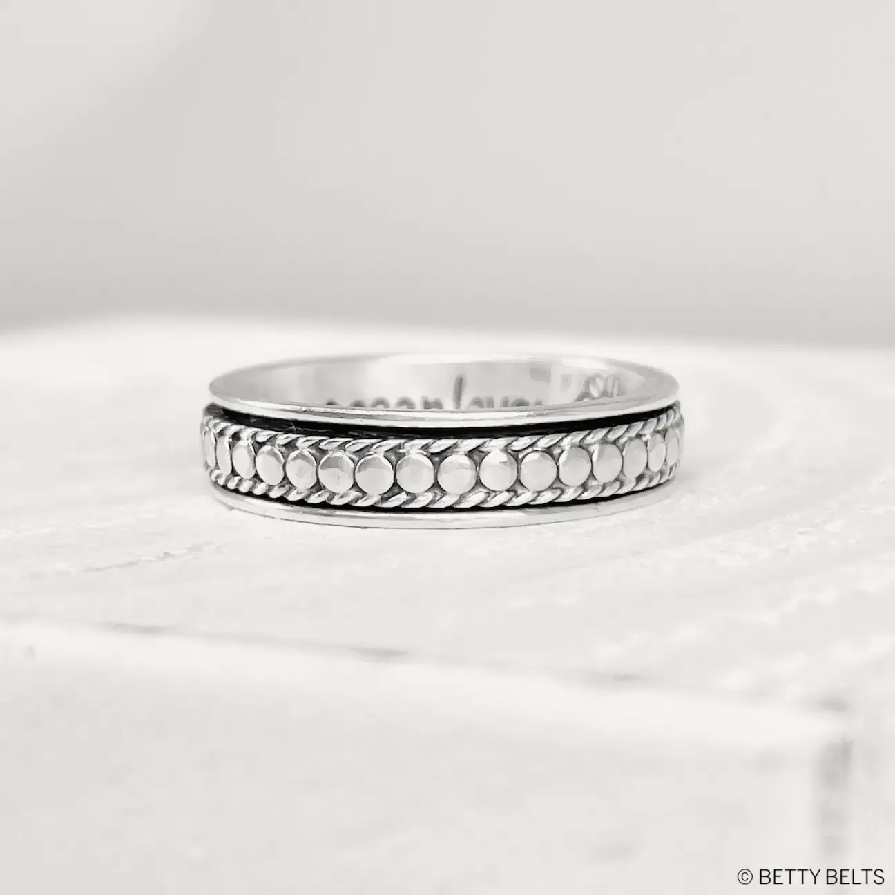 Bali Dots Spinner Ring