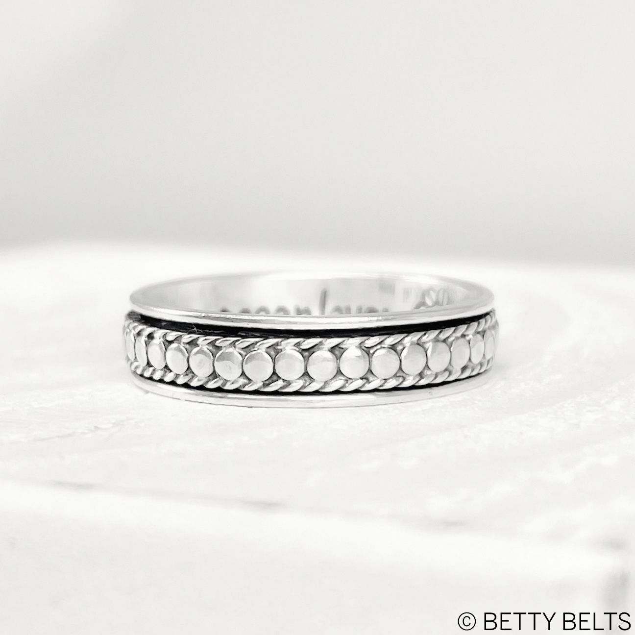 Bali Dots Spinner Ring