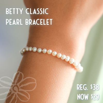 Betty Classic Pearl Bracelet