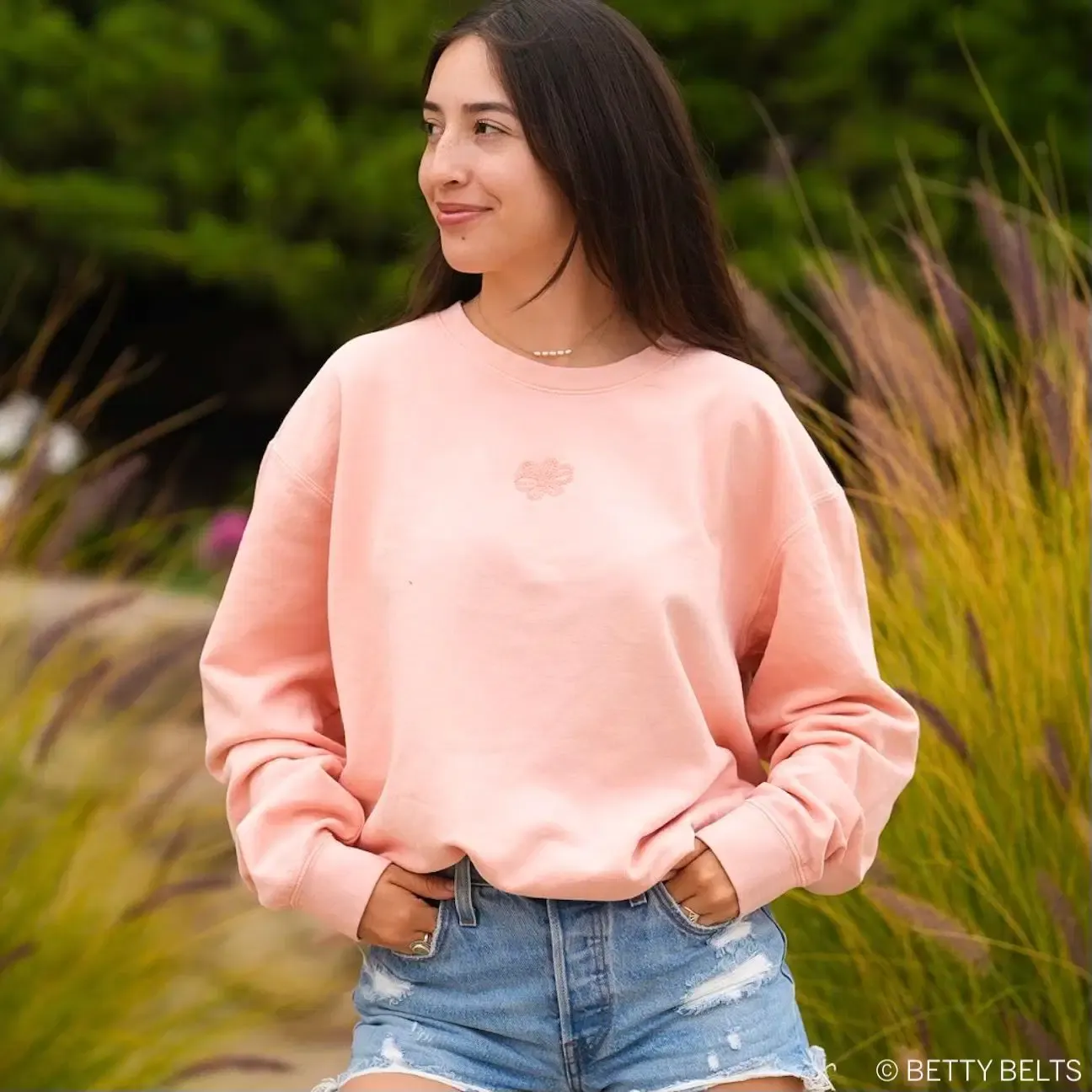 Lightweight Embroidered Betty Flower Summer Crewneck