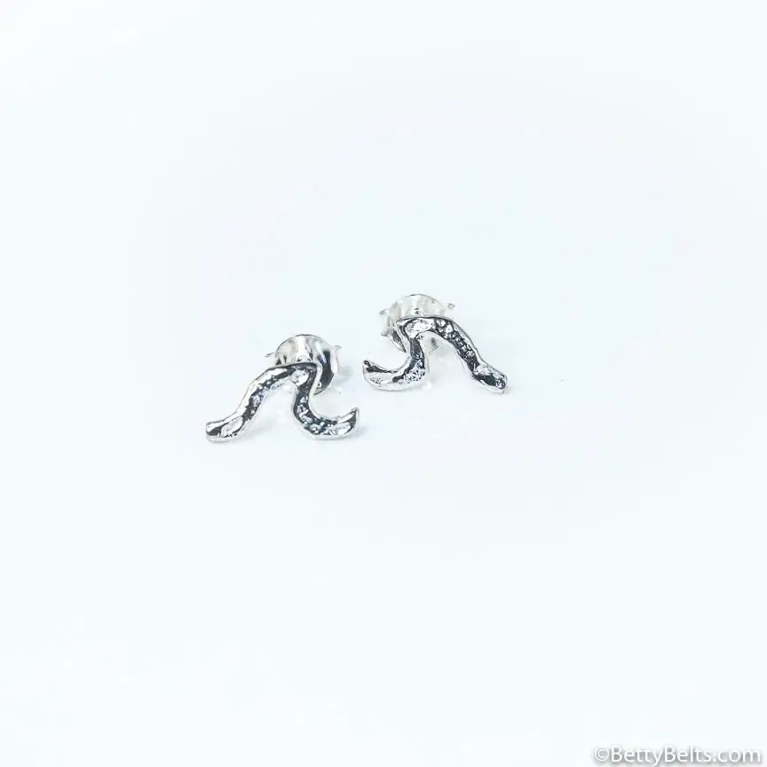 HUI HUI Wave Stud earrings