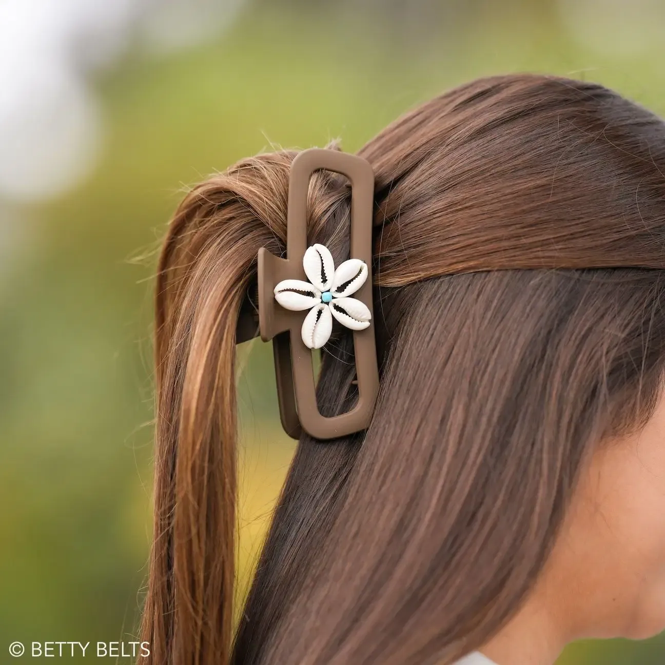 Betty Flower Retro Claw Clip