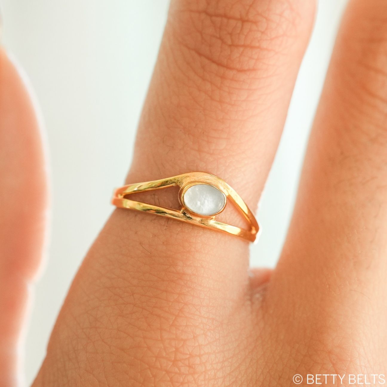 OLIVIA Shell Ring (Silver &amp; 24K Gold Vermeil)