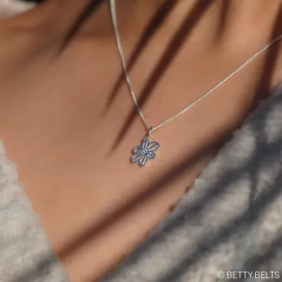 Betty Flower Charm Necklace (Silver Version)