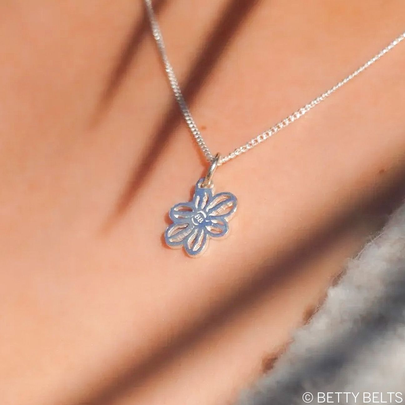 Betty Flower Charm Necklace (Silver Version)