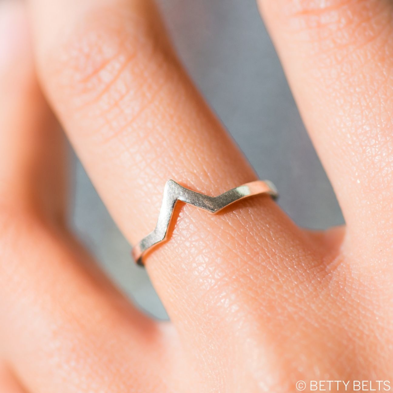 Ventura "V" Ring