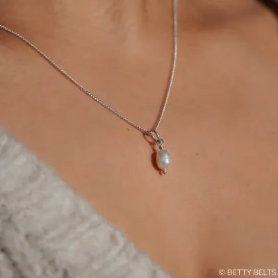 Classic Pearl Charm Necklace (Silver Version)