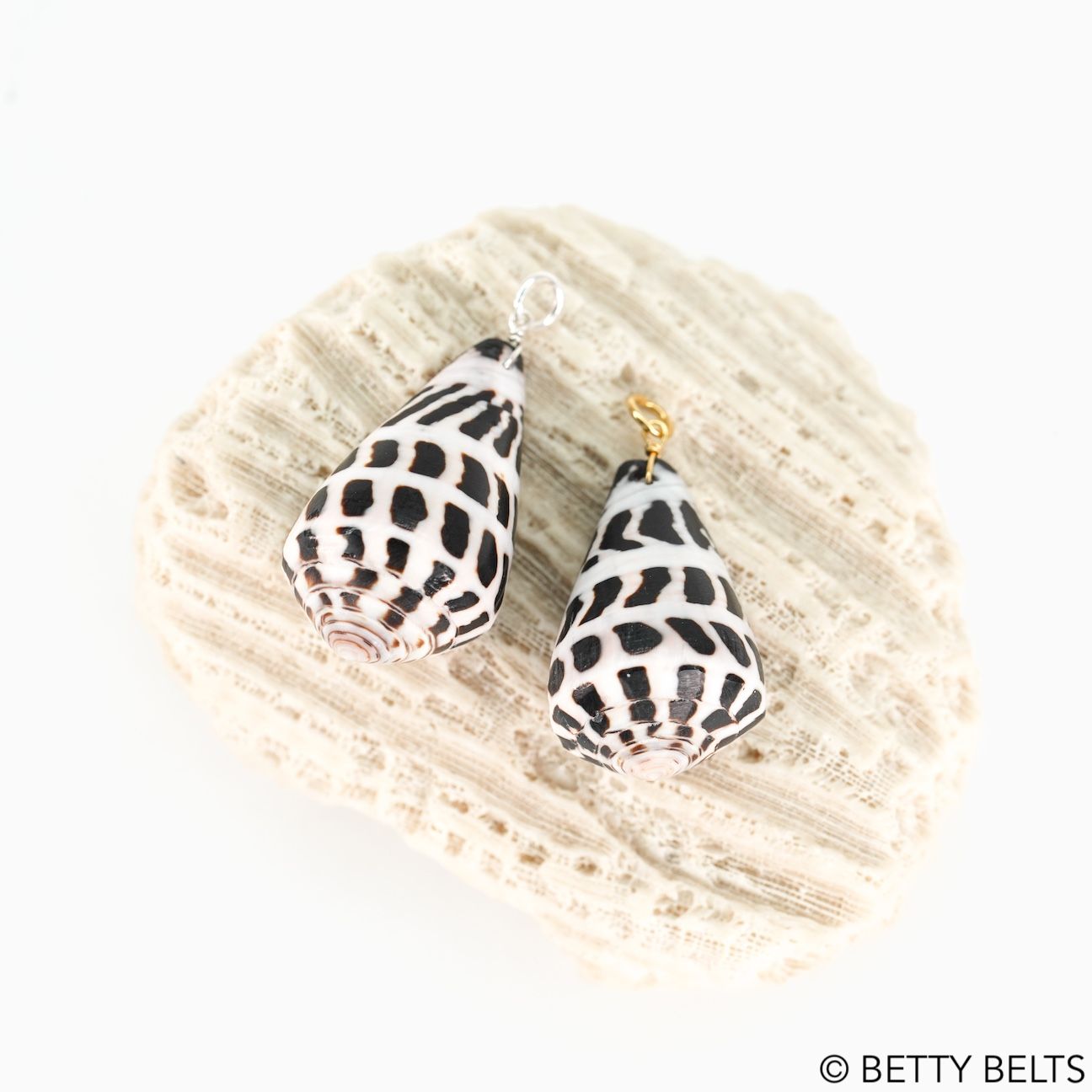 JOSILYNN Hebrew Shell Pendant (Silver &amp; 24K Gold Vermeil)