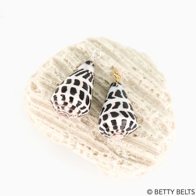 JOSILYNN Hebrew Shell Pendant (Silver &amp; 24K Gold Vermeil)