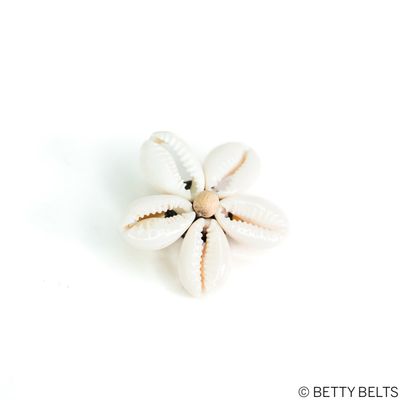 SUSIE Shell Flower Pin