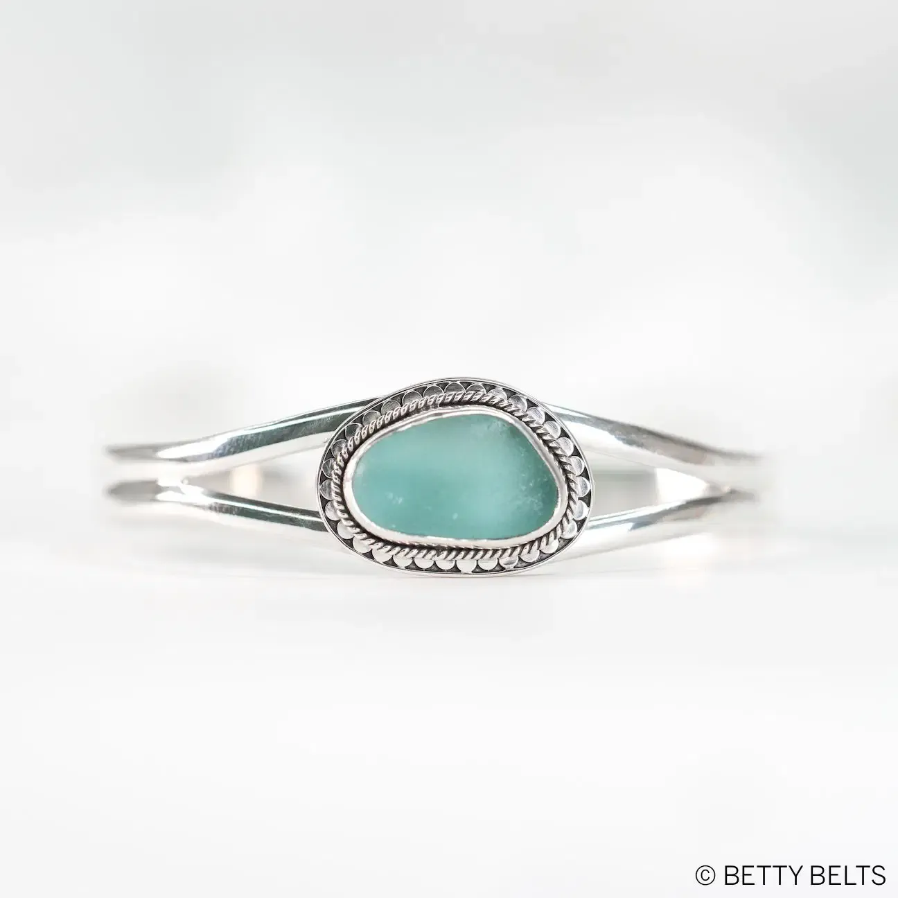 CAYDEN Sea Glass Cuff Bracelet