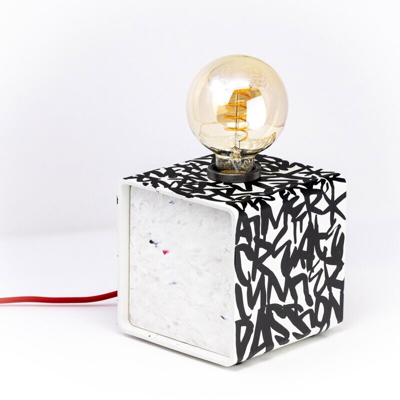 kiu Lampe CUBE 150 par Denis Meyers 01/30