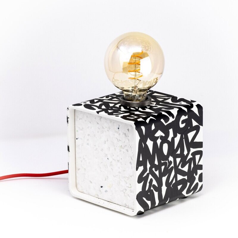 kiu Lampe CUBE 150 par Denis Meyers 08/30