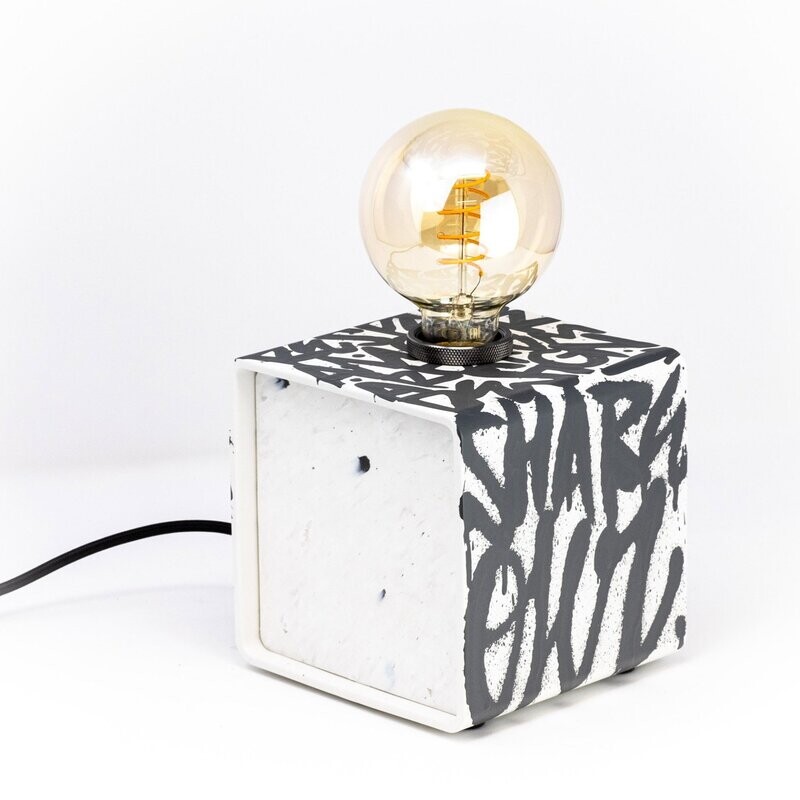 kiu Lampe CUBE 150 par Denis Meyers 14/30