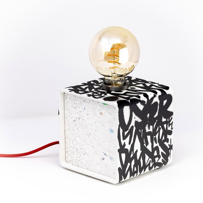 kiu Lampe CUBE 150 par Denis Meyers 09/30