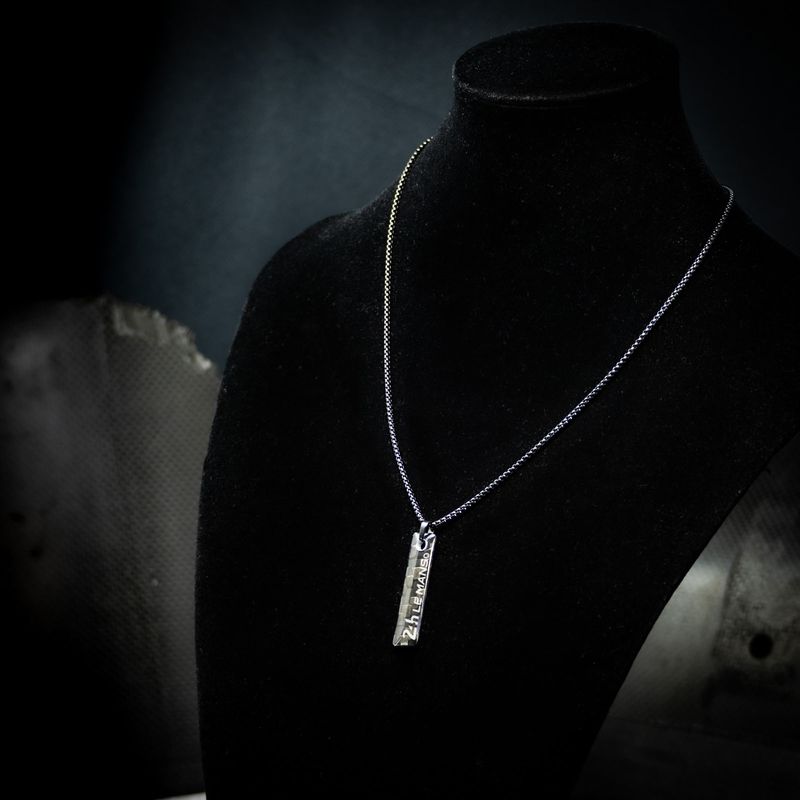 24h Le Mans® Carbon pendant