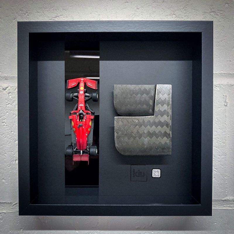 Cadre Miniature + Carbone F1 Carlos Sainz Jr.