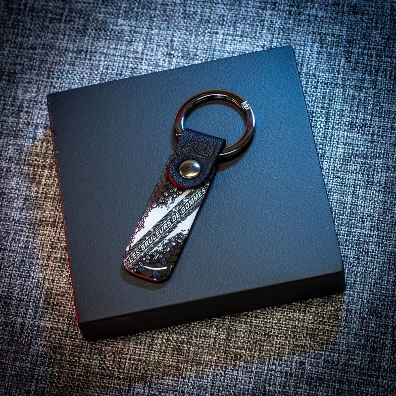"BRULEUR DE GOMMES" carbon Keychain