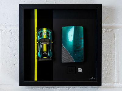 Cadre Aston Martin #007_02 Cadre Aston Martin #007_02