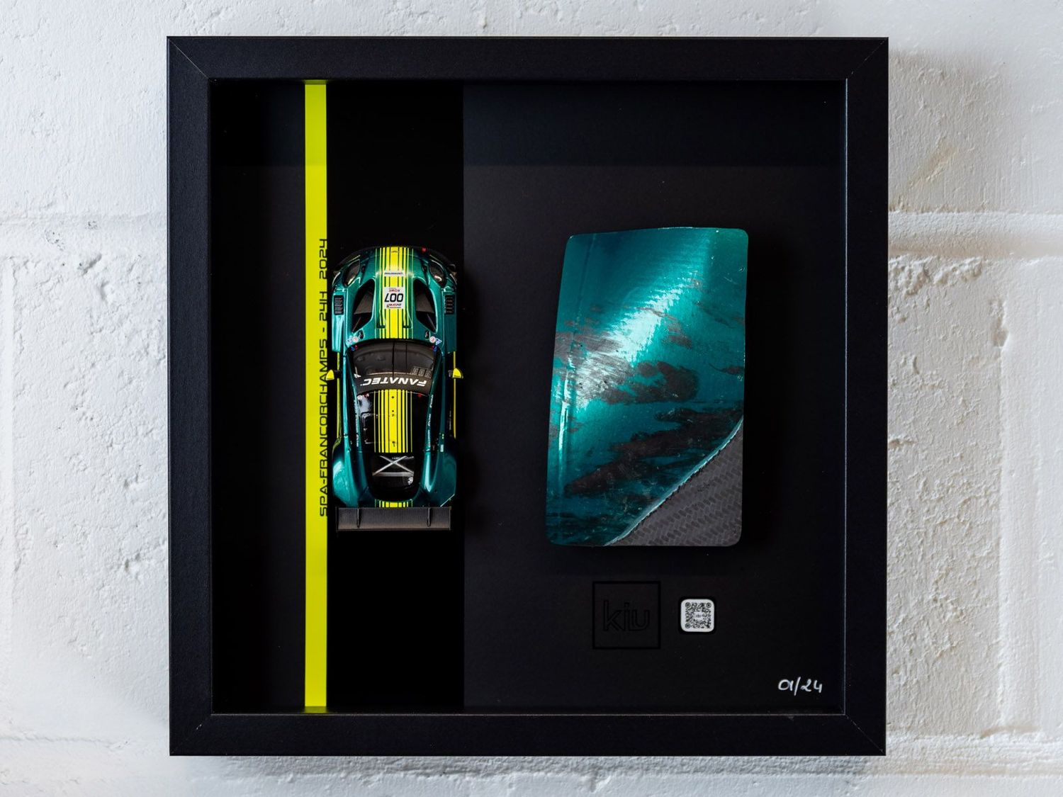 Cadre Aston Martin #007_01 Cadre Aston Martin #007_01