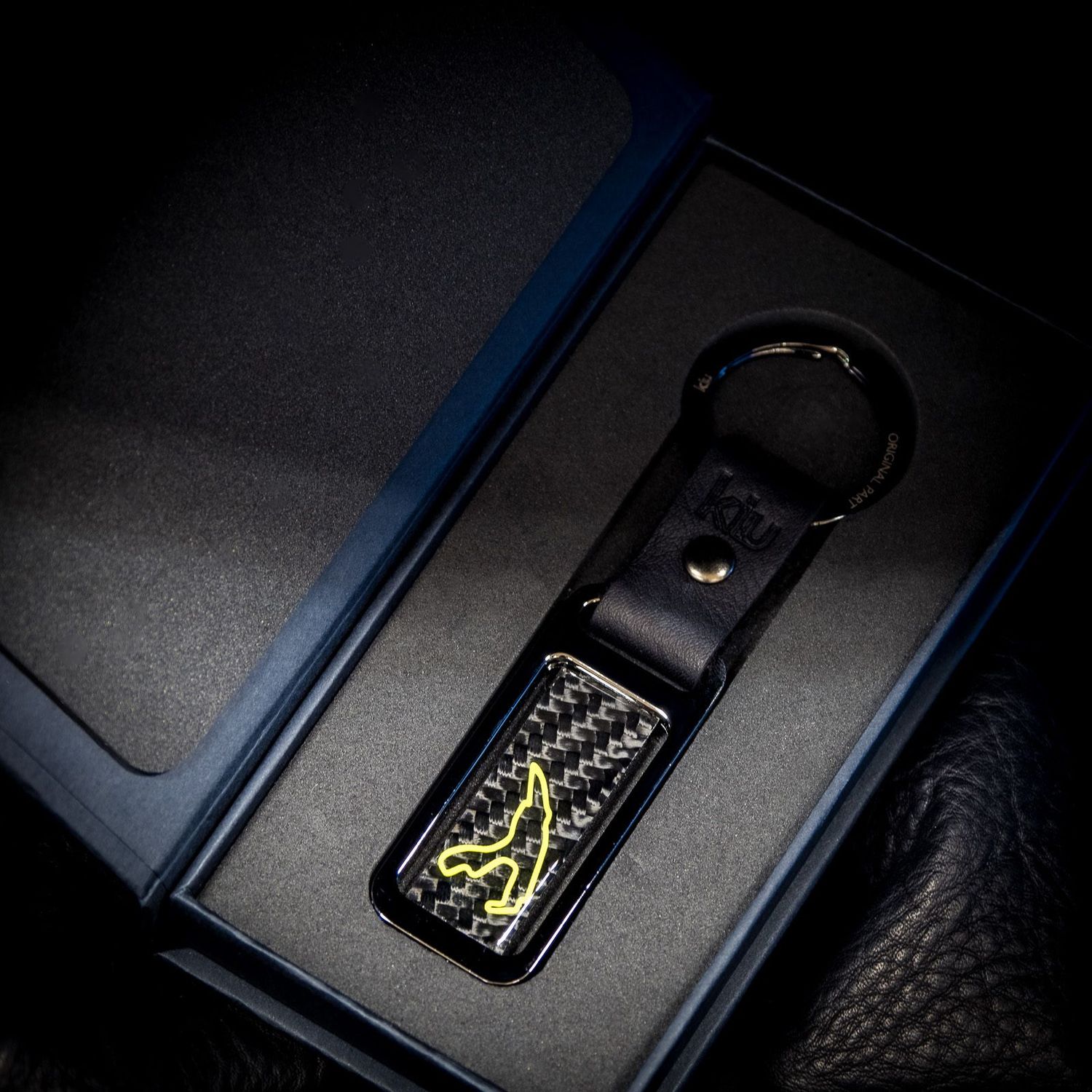 Porte-clés métal/carbone série limitée Spa WRT #46 Porte-clés métal/carbone série limitée Spa WRT #46