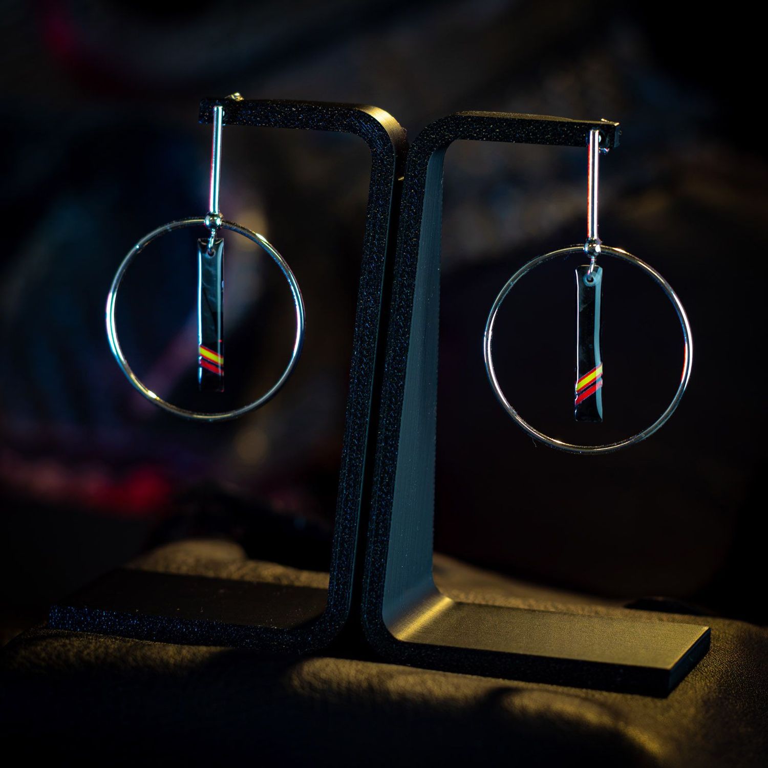 Boucles d'oreilles Carbone/Inox Formule1© Ferrari© SF21 Carlos Sainz Boucles d'oreilles Carbone/Inox Formule1© Ferrari© SF21 Carlos Sainz