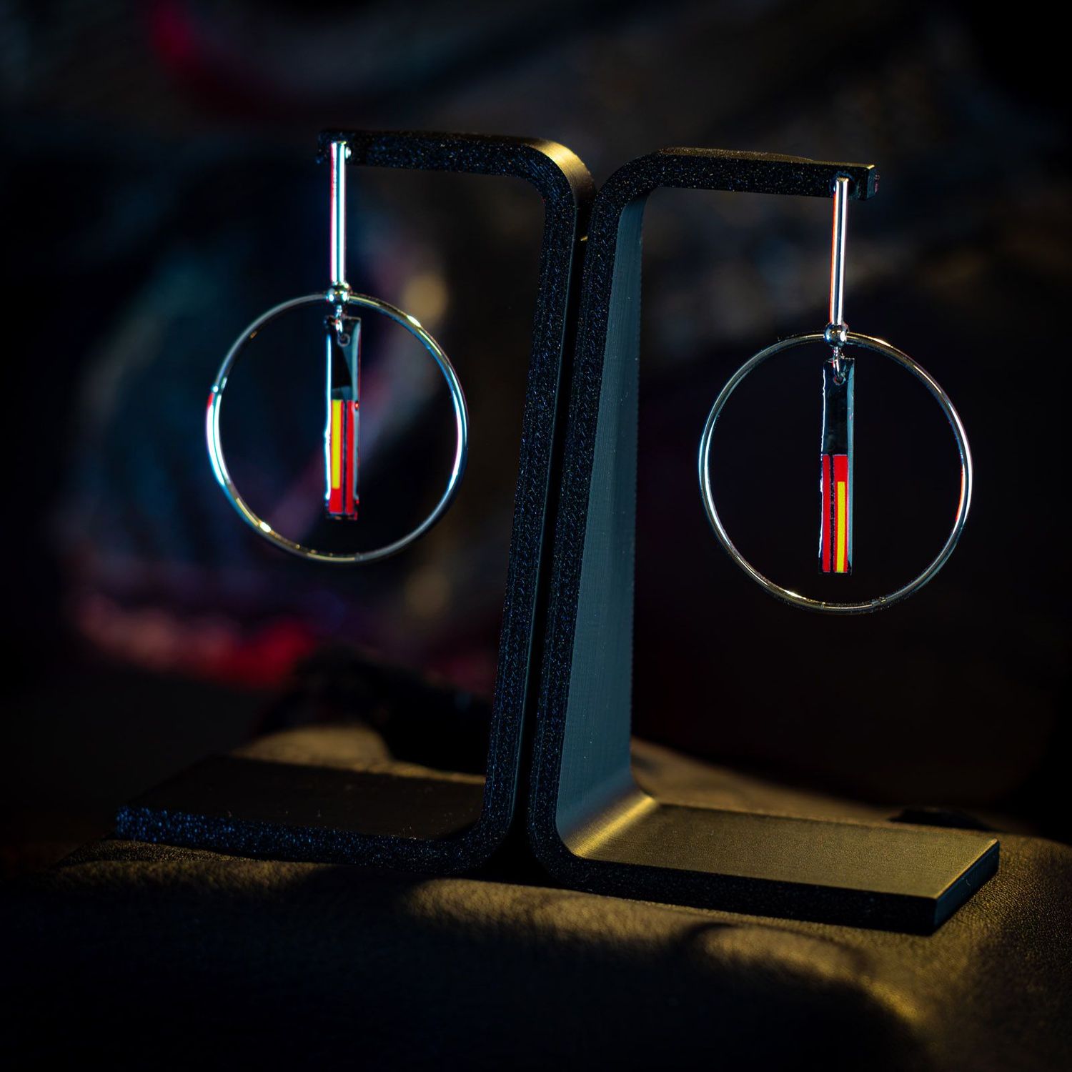 Boucles d'oreilles Carbone/Inox Formule1© Ferrari© SF21 Carlos Sainz Boucles d'oreilles Carbone/Inox Formule1© Ferrari© SF21 Carlos Sainz