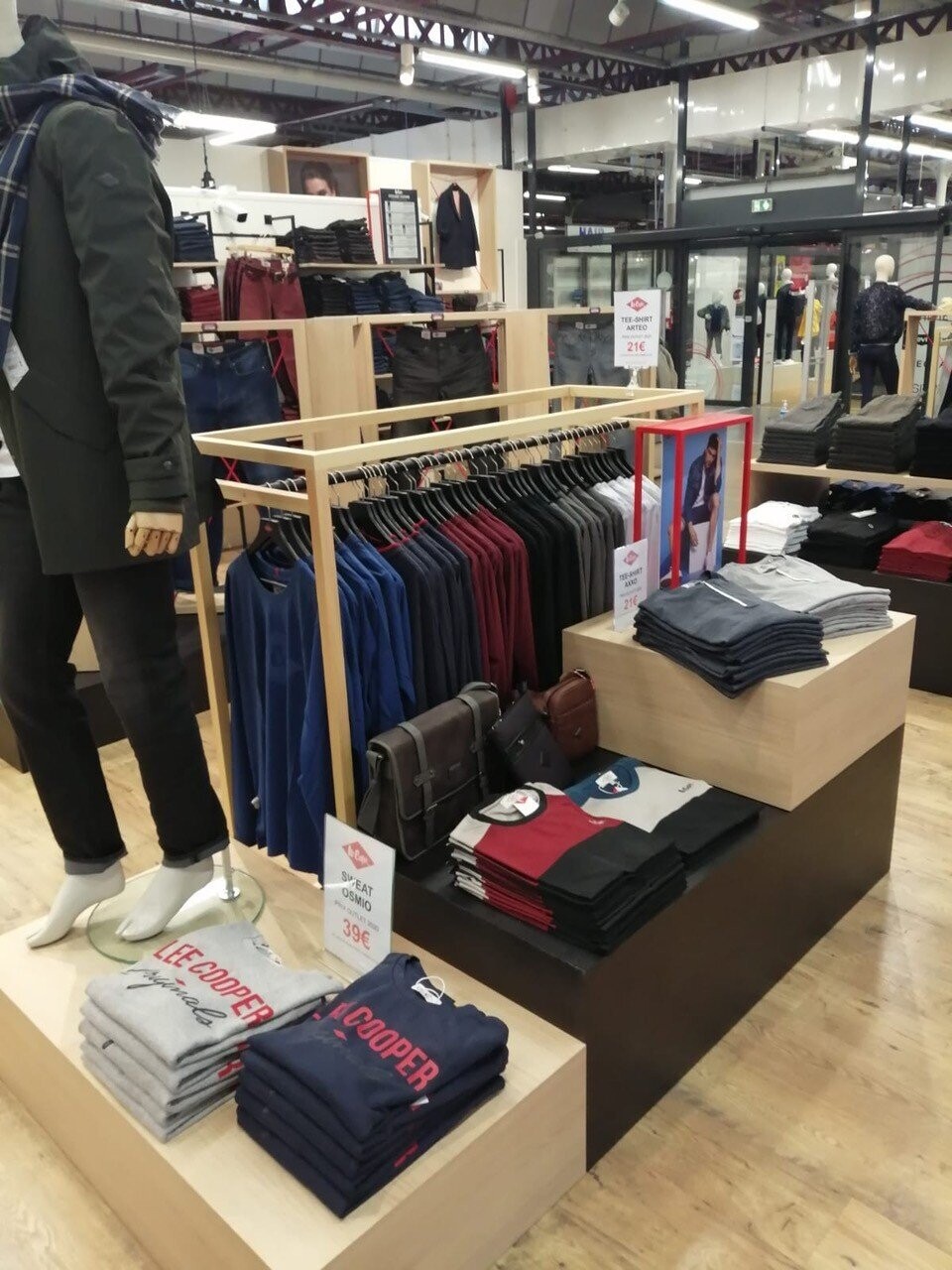 Agencement de magasin sur mesure LEE COOPER a Roubaix