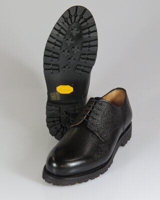 Glatter Derby schwarz Scotchgrain mit Vibramsohle