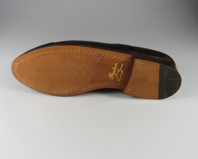 Schuhe holzgenagelt