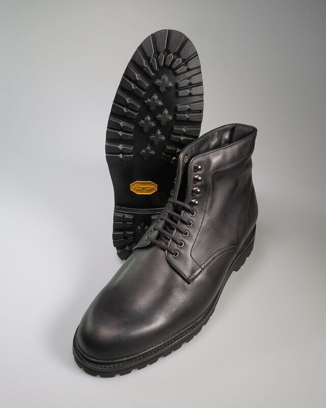 Schnürstiefel schwarz