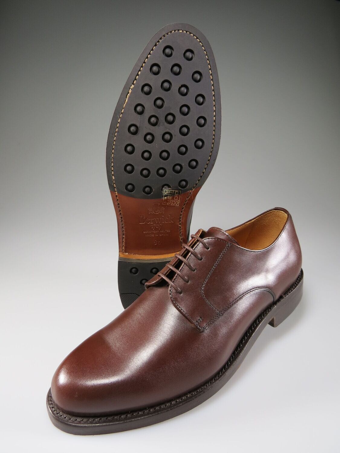 Glatter Derby dunkelbraun