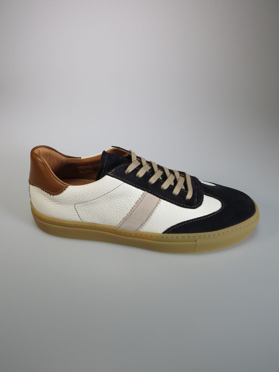 Sportschuhe weiß/blau/braun/grau
