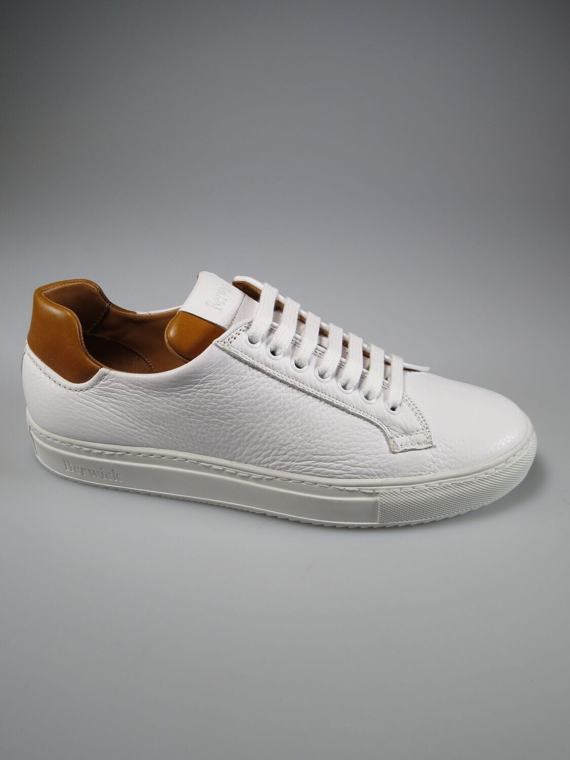 Sportschuhe weiß/braun