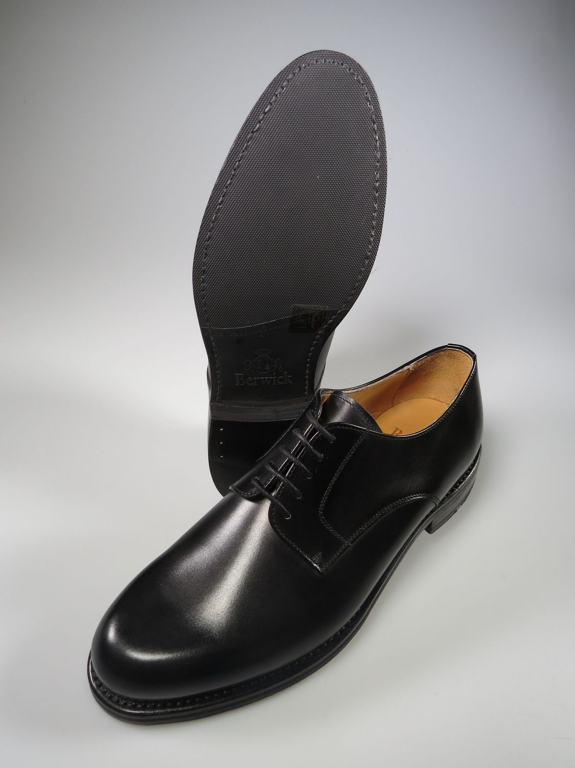 Glatter Derby schwarz