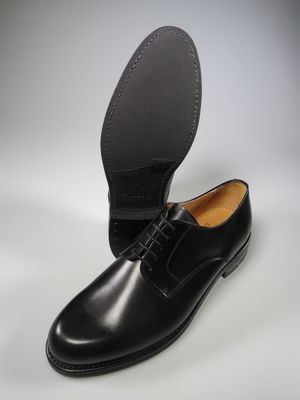 Glatter Derby schwarz