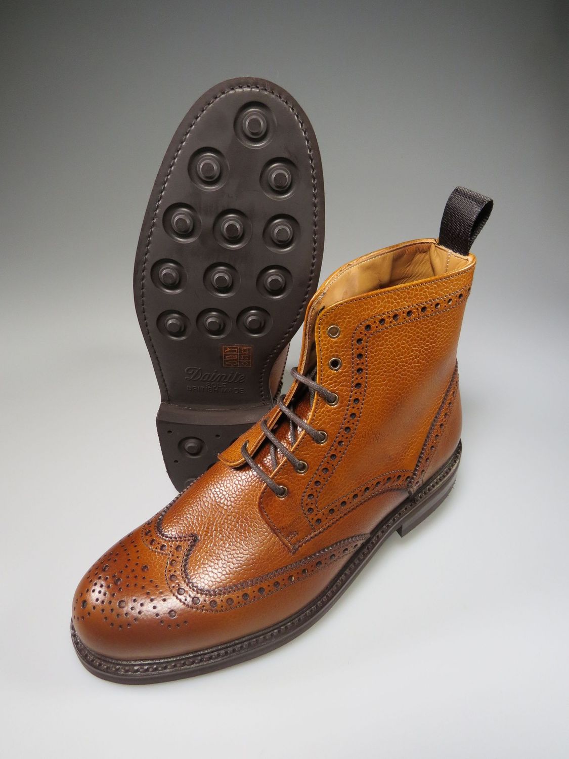 Schnürstiefel mit Budapesterkappe hellbraun Scotchgrain