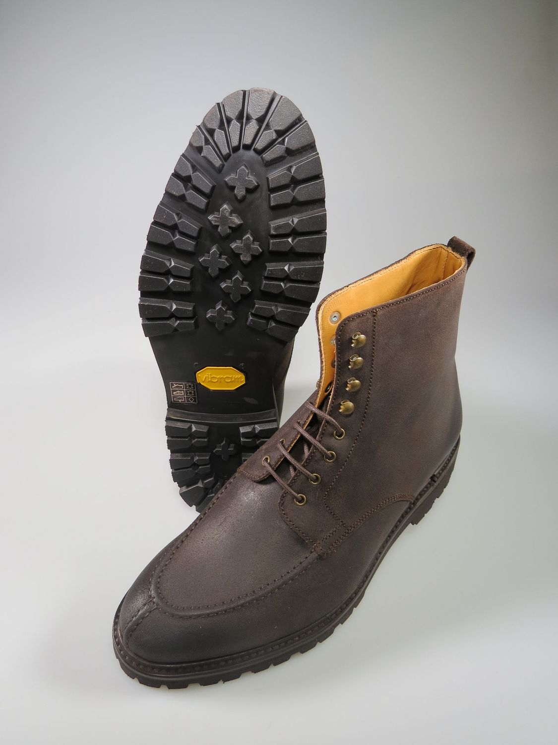 Schnürstiefel mit Norwegermusterung dunkelbraun