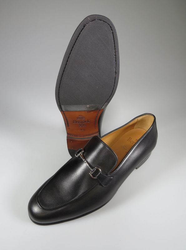 Loafer schwarz mit Spange