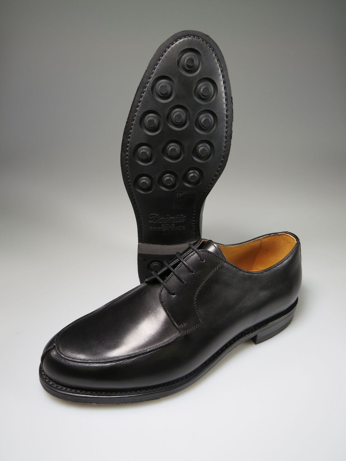 Norweger schwarz mit Gummisohle (Dainite)