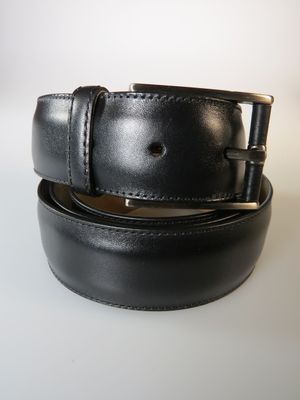 Ledergürtel schwarz schmal