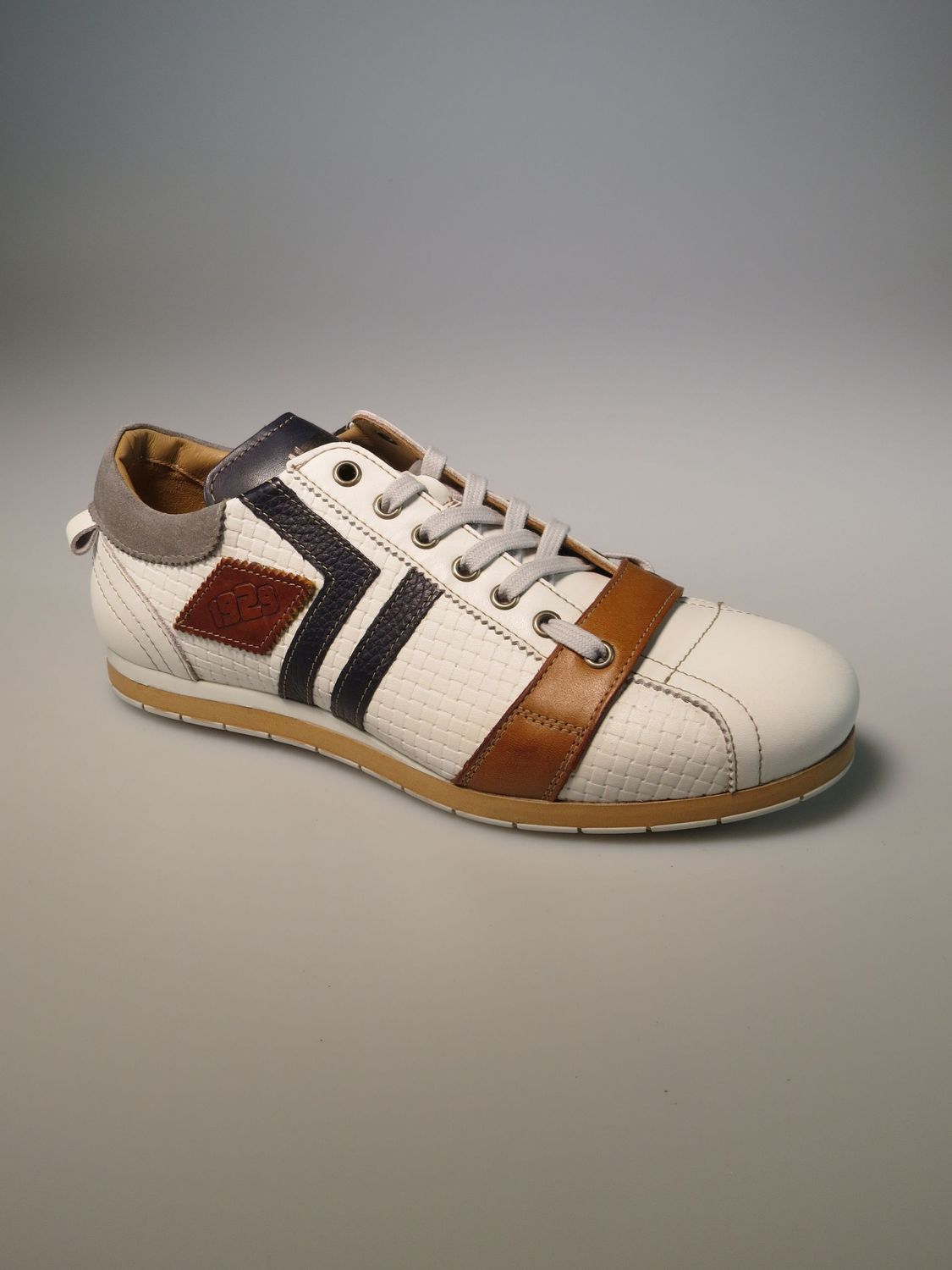 Sportschuhe weiß/blau/braun/grau