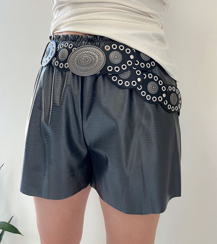 SHORT ENGOMADO