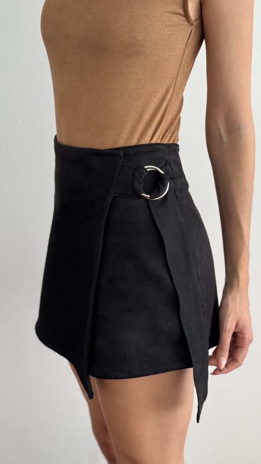 SHORT POLLERA GAMUZA
