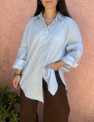 CAMISA CELESTE OVER